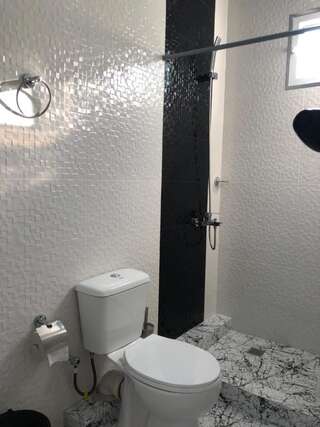 Гостевой дом Guesthouse Family Батуми Двухместный номер с 1 кроватью, вид на сад-1